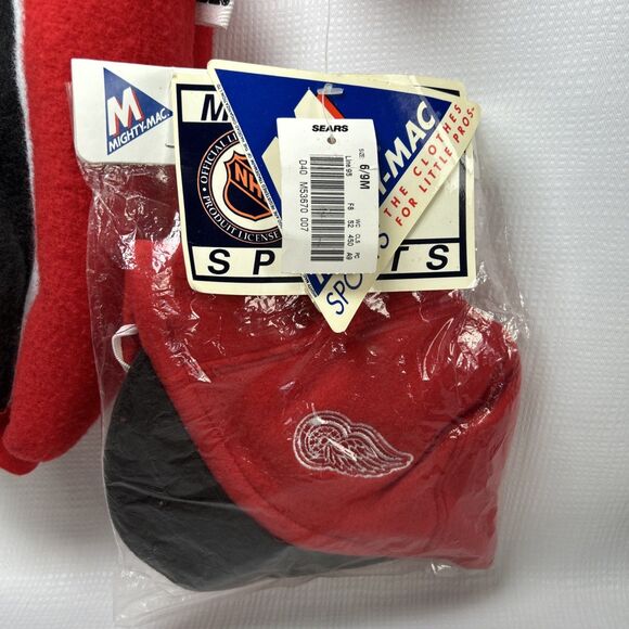 Sold
NWT Mighty Mac Sears 6/9 Months Body Suit With Hat Detroit Red Wings NHL - Picture 6 of 14